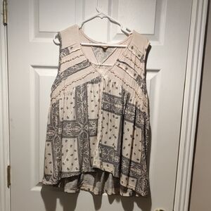 Women's Sleeveless Patterned Top